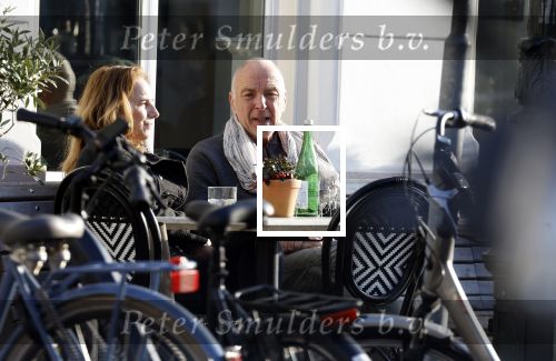 Weesp 15 maart 2022
Alfred v d Heuevl met Margreet Spijker op terras in het centrum van Weesp.