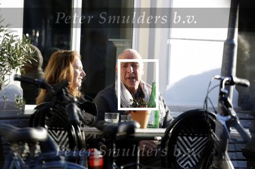 Weesp 15 maart 2022
Alfred v d Heuevl met Margreet Spijker op terras in het centrum van Weesp.