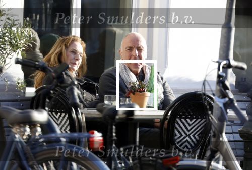 Weesp 15 maart 2022
Alfred v d Heuevl met Margreet Spijker op terras in het centrum van Weesp.