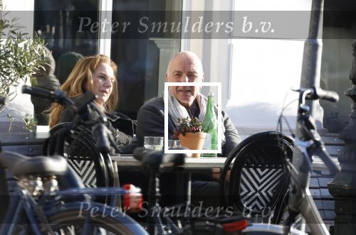 Weesp 15 maart 2022
Alfred v d Heuevl met Margreet Spijker op terras in het centrum van Weesp.