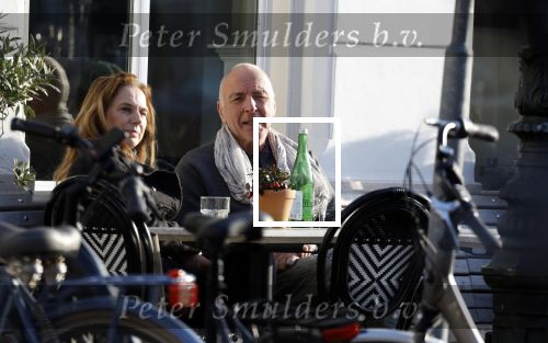 Weesp 15 maart 2022
Alfred v d Heuevl met Marleen Spijker  op terras in het centrum van Weesp.