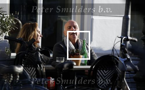 Weesp 15 maart 2022
Alfred v d Heuevl met Marleen Spijker  op terras in het centrum van Weesp.
