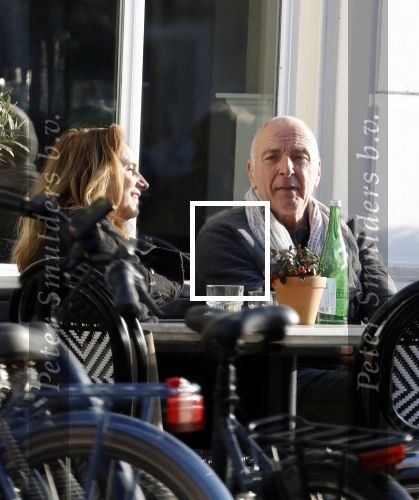 Weesp 15 maart 2022
Alfred v d Heuevl met Marleen Spijker  op terras in het centrum van Weesp.