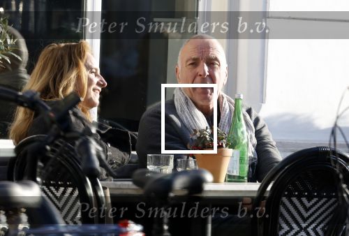 Weesp 15 maart 2022
Alfred v d Heuevl met Marleen Spijker  op terras in het centrum van Weesp.