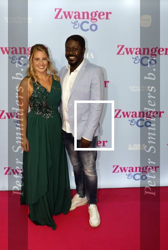 Amsterdam 25 juni 2022
Premiere zwanger en Co in Tuschinski . Andre Dongelmans met een vriendin