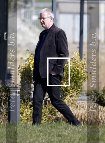 Marsum 26 maart 2022
Crematie van Piet Paulusma bij crematorium Andringstate. Piet zijn auto\'s stonden voor de aula geparkeerd . Andre Kreuzen , financieel directeur SBS6