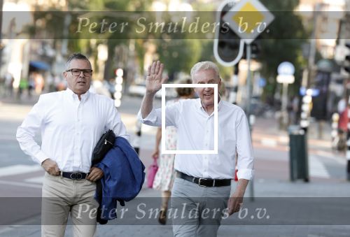 Amsterdam 19 juli 2022
Laatste optreden Willeke Albertri in het concertgebouw. Binnenkomst gasten. Andre v Duin met partner Fernando Reyes