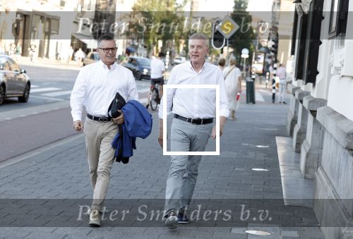 Amsterdam 19 juli 2022
Laatste optreden Willeke Albertri in het concertgebouw. Binnenkomst gasten. Andre v Duin met partner Fernando Reyes