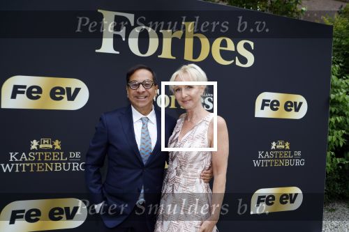 Wassenaar 6 juli 2022
Presentatie Forbes NL in samenwerking met FEEV op kasteel Wittenburg. Annette Wijdom en Luiz Xosta Forbes Nederland en Forbes Monaco