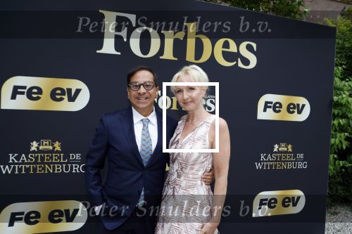 Wassenaar 6 juli 2022
Presentatie Forbes NL in samenwerking met FEEV op kasteel Wittenburg. Annette Wijdom en Luiz Xosta Forbes Nederland en Forbes Monaco