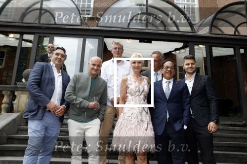 Wassenaar 6 juli 2022
Presentatie Forbes NL in samenwerking met FEEV op kasteel Wittenburg. Annette Wijdom en Luiz Xosta Forbes Nederland en Forbes Monaco en Mark Koster en Nick Kouwenhoven