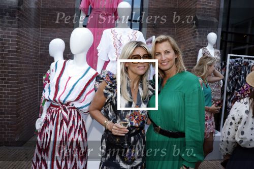 Amsterdam 14 juni 2022
 Presentatie shoeby kledinglijn van Lonneke Nooteboom bij Hotel Arena . Lonneke Nooteboom en Anouk Smulders