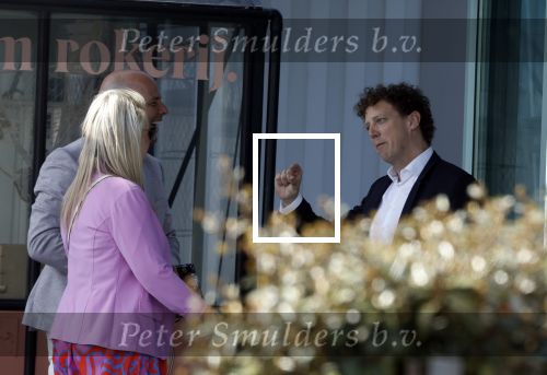 Rotterdam 25 maart 2022
John de Wolf en zijn vrouw Inge Zijdenbos trouwen in het Zalmhuis. Jochem Myjer trouwt ze. Arne Slot met zijn vrouw