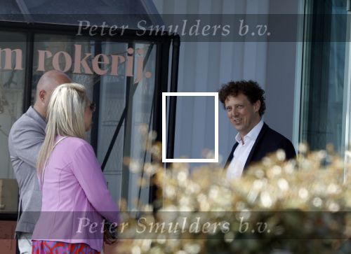 Rotterdam 25 maart 2022
John de Wolf en zijn vrouw Inge Zijdenbos trouwen in het Zalmhuis. Jochem Myjer trouwt ze. Arne Slot met zijn vrouw