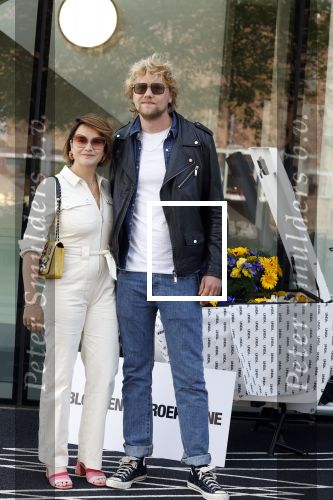 Amsterdam 14 juni 2022
Ontbijt georganisserd door Linda.nl en Victoria Koblenko met haar man Evgeniy Levchenko. Er is een aktie #bloemenvoorOekraine in het leven geroepen. Barbara Sloesen met nieuwe vriend Joost Hofman