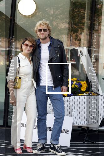 Amsterdam 14 juni 2022
Ontbijt georganisserd door Linda.nl en Victoria Koblenko met haar man Evgeniy Levchenko. Er is een aktie #bloemenvoorOekraine in het leven geroepen. Barbara Sloesen met nieuwe vriend Joost Hofman