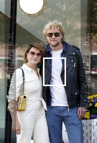 Amsterdam 14 juni 2022
Ontbijt georganisserd door Linda.nl en Victoria Koblenko met haar man Evgeniy Levchenko. Er is een aktie #bloemenvoorOekraine in het leven geroepen. Barbara Sloesen met nieuwe vriend Joost Hofman
