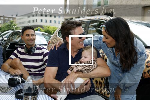 Amsterdam 26 juni 2022
Presentatie nieuwe lijn van Patty Brard en het kruitvat bij de borrelbar.
Bart Ettekoven met Dyantha Brooks