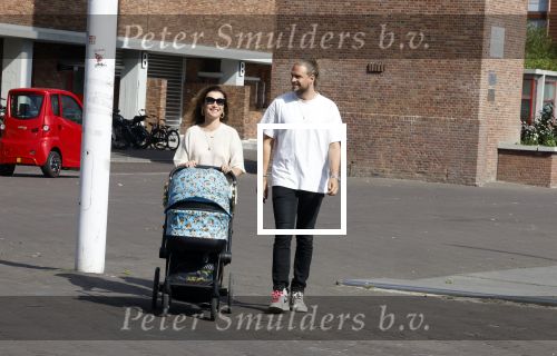 Amsterdam 14 juni 2022
Ontbijt georganisserd door Linda.nl en Victoria Koblenko met haar man Evgeniy Levchenko. Er is een aktie #bloemenvoorOekraine in het leven geroepen. Birgit Schuurman met vriend Sander v Haarlem achter kinderwagen