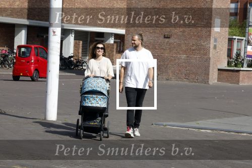 Amsterdam 14 juni 2022
Ontbijt georganisserd door Linda.nl en Victoria Koblenko met haar man Evgeniy Levchenko. Er is een aktie #bloemenvoorOekraine in het leven geroepen. Birgit Schuurman met vriend Sander v Haarlem achter kinderwagen