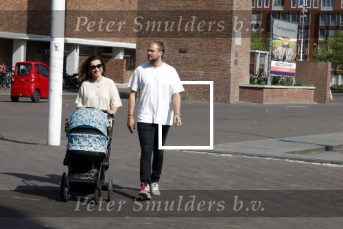 Amsterdam 14 juni 2022
Ontbijt georganisserd door Linda.nl en Victoria Koblenko met haar man Evgeniy Levchenko. Er is een aktie #bloemenvoorOekraine in het leven geroepen. Birgit Schuurman met vriend Sander v Haarlem achter kinderwagen