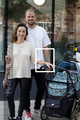 Amsterdam 14 juni 2022
Ontbijt georganisserd door Linda.nl en Victoria Koblenko met haar man Evgeniy Levchenko. Er is een aktie #bloemenvoorOekraine in het leven geroepen. Birgit Schuurman met vriend Sander v Haarlem achter kinderwagen