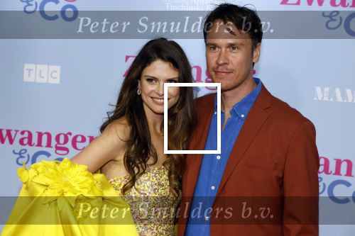 Amsterdam 25 juni 2022
Premiere zwanger en Co in Tuschinski .
Bo Maerten met partner