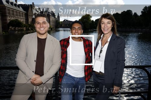 Den Haag 1 juni 2022
Boer Ayoub bij de hofvijver. Ayoub met Bilal Yakhlaf en manager Selena Visser.