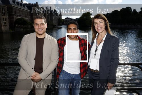 Den Haag 1 juni 2022
Boer Ayoub bij de hofvijver. Ayoub met Bilal Yakhlaf en manager Selena Visser.