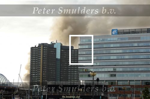 Amsterdam 8 juli 2022
Een grote uitslaande brand in de havens van Amsterdam . Mensen kreeg tot 4 maal toe een allert om binen te blijven.