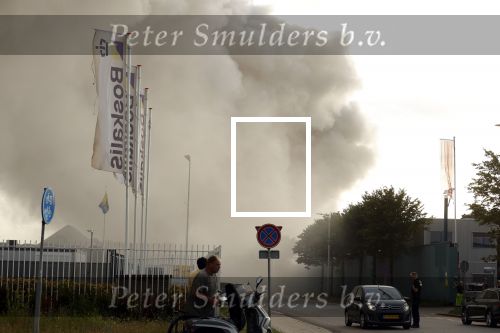 Amsterdam 8 juli 2022
Een grote uitslaande brand in de havens van Amsterdam . Mensen kreeg tot 4 maal toe een allert om binen te blijven.