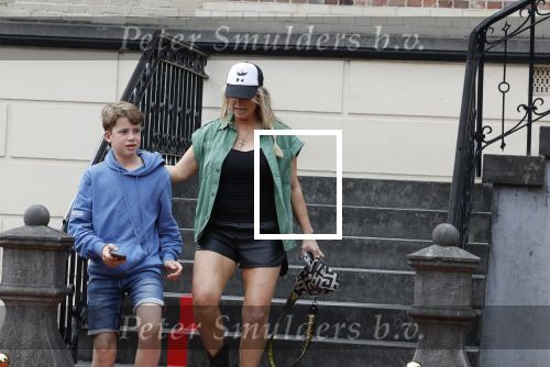 Hilversum 25 juni 2022
Opening expositie William Rutten in het foto museum in Hilversum. Humberto Tan doet de officiele opening. Bridget Maasland met zoon Mees