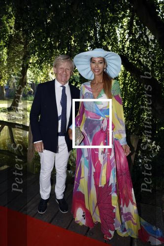 Haarzuilens 22 juni 2022
Haringparty bij kasteel de Haar in Haarzuilens .
Carolien ter Linden in jurk van Addy v d Krommenacker
