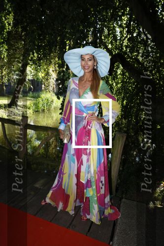 Haarzuilens 22 juni 2022
Haringparty bij kasteel de Haar in Haarzuilens .
Carolien ter Linden in jurk van Addy v d Krommenacker