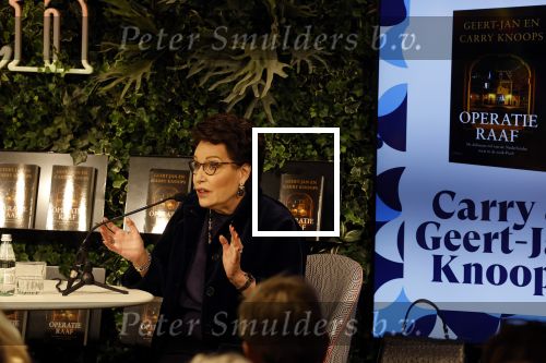 Den Haag 1 juni 2022
Carry Knoops en haar man Geert Jan Knoops bij boekhandel in Den Haag