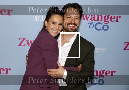 Amsterdam 25 juni 2022
Premiere zwanger en Co in Tuschinski . Chava voor in t Holt en partner Job Bovelander