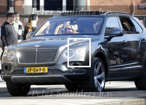 Amsterdam 4 juni 2022
Connie Witteman met haar partner Henk de Vries in zijn Bentley Bentega in Amsterdam zuid