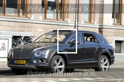 Amsterdam 4 juni 2022
Connie Witteman met haar partner Henk de Vries in zijn Bentley Bentega in Amsterdam zuid