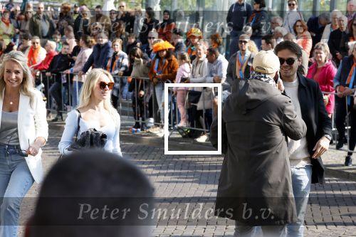 Maastricht 27 april 2022
Koningsdag wordt dit jaar in Maastricht gevierd .   Dionne Stax lopen over de route