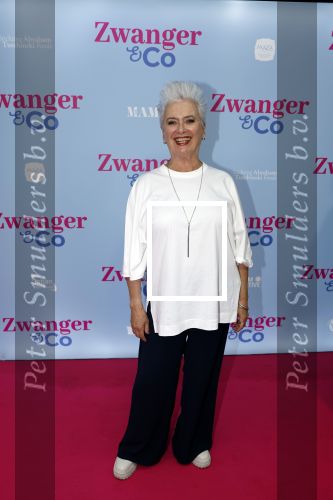 Amsterdam 25 juni 2022
Premiere zwanger en Co in Tuschinski . Doris Baeten