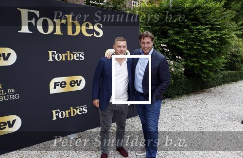 Wassenaar 6 juli 2022
Presentatie Forbes NL in samenwerking met FEEV op kasteel Wittenburg. Duco Hiensch met Edwin Smulders