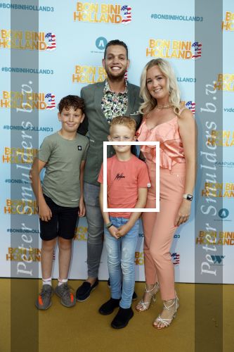 Rotterdam 26 juni 2022
Premiere Bon Bini 3 in Pathe Rotterdam.
Chahid Dutch Performante met vrouw en kinderen