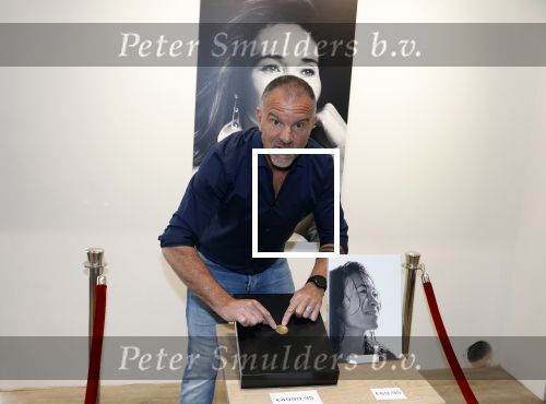 Hilversum 28 maart 2022
Presentatie boek en munt van Bibian Mentel. Haar man Edwin Spee kwam met zijn vriendin Mandy.