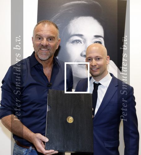 Hilversum 28 maart 2022
Presentatie boek en munt van Bibian Mentel. Haar man Edwin Spee kwam met zijn vriendin Mandy.