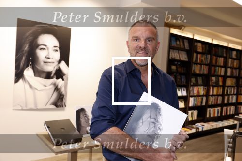 Hilversum 28 maart 2022
Presentatie boek en munt van Bibian Mentel. Haar man Edwin Spee kwam met zijn vriendin Mandy.