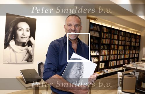 Hilversum 28 maart 2022
Presentatie boek en munt van Bibian Mentel. Haar man Edwin Spee kwam met zijn vriendin Mandy.