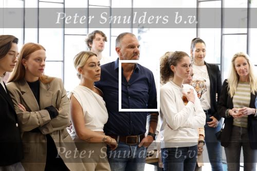 Hilversum 28 maart 2022
Presentatie boek en munt van Bibian Mentel. Haar man Edwin Spee kwam met zijn vriendin Mandy.
