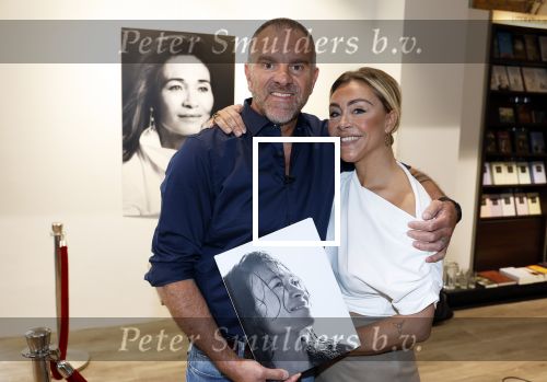 Hilversum 28 maart 2022
Presentatie boek en munt van Bibian Mentel. Haar man Edwin Spee kwam met zijn vriendin Mandy.