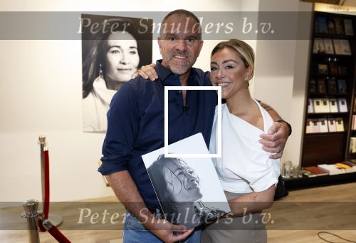 Hilversum 28 maart 2022
Presentatie boek en munt van Bibian Mentel. Haar man Edwin Spee kwam met zijn vriendin Mandy.