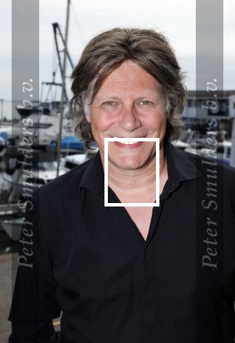 Volendam 30 juni 2022
CD presentatie bij Lotje van Edwin v Hoevelaak en zijn vriendin Natasja Poels . jan Keizer reikte de eerste cd uit.